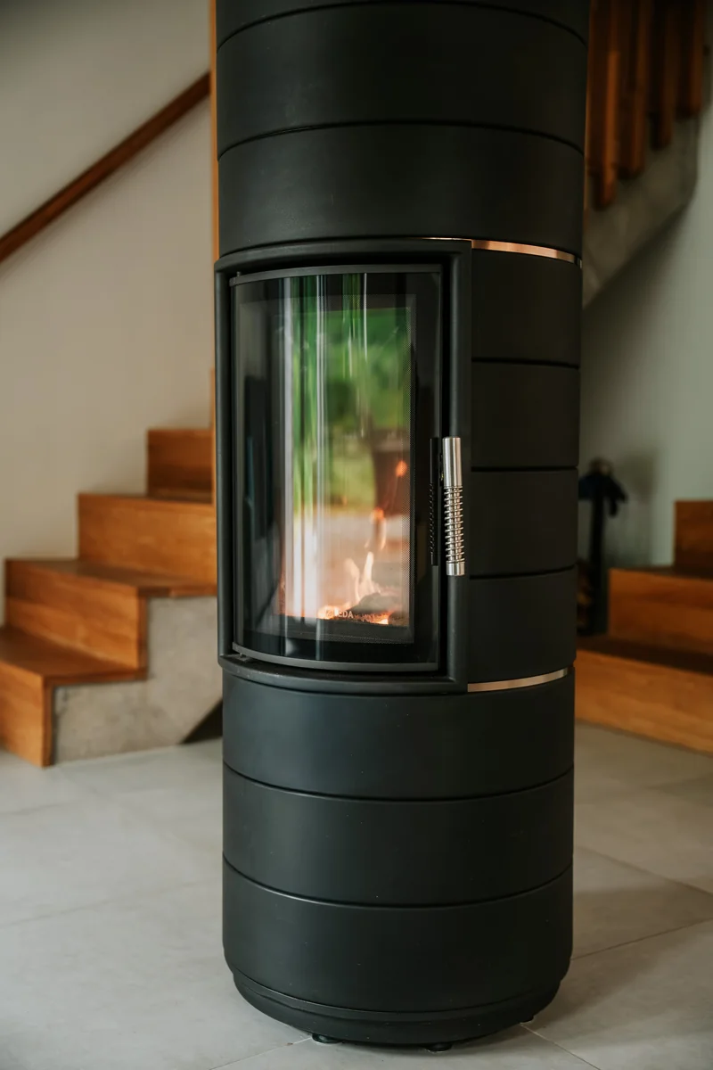 Designová krbová kamna s otevřeným ohněm