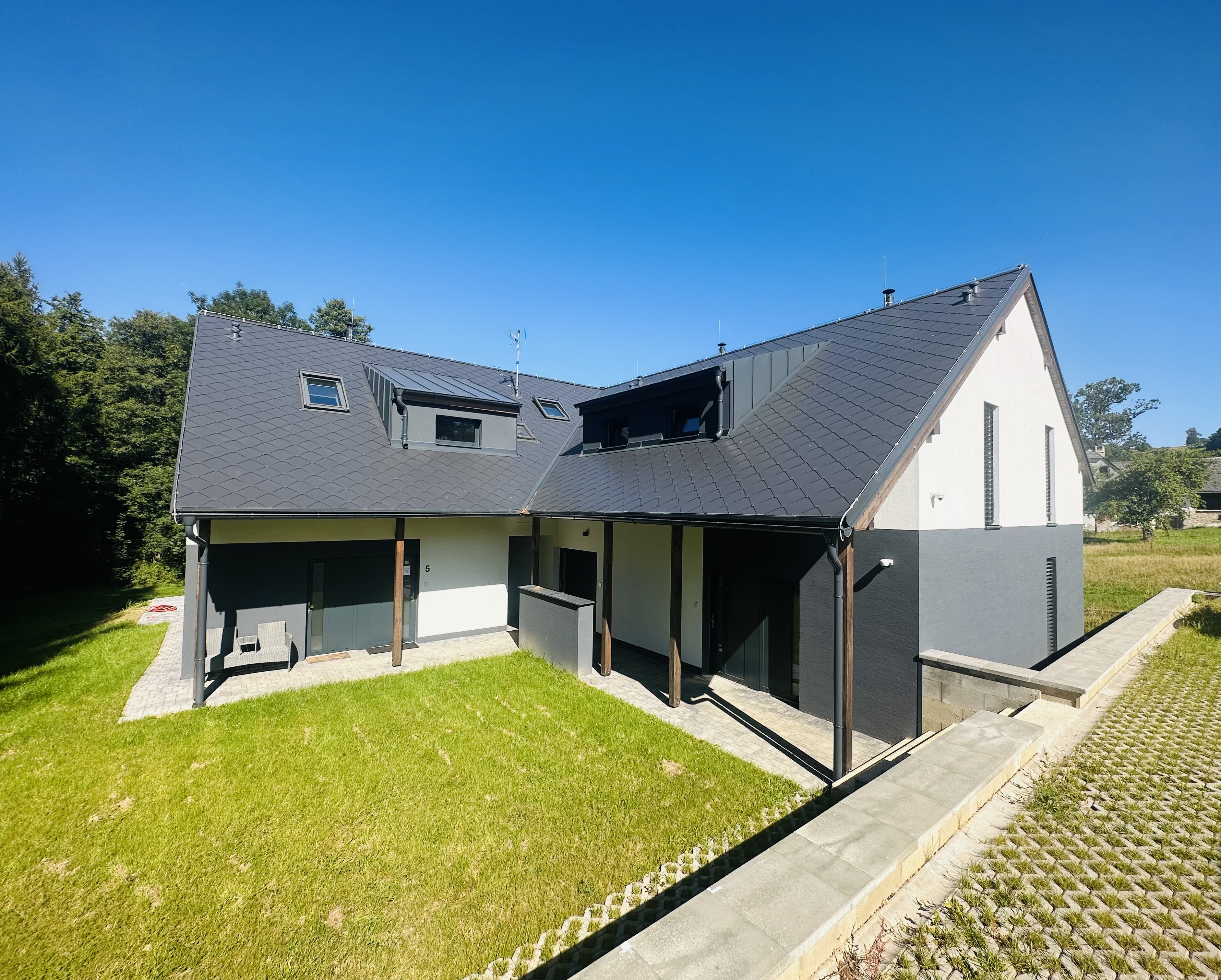 Exteriér apartmánu – pohled ze zahrady